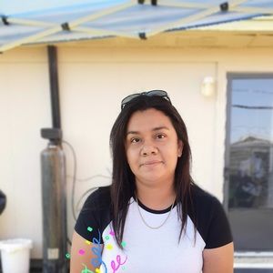 Meet your Posher, Yanet